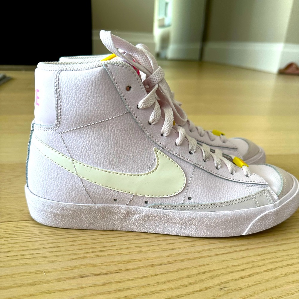 Baby pink/lilac Nike Blazer Mid 77
